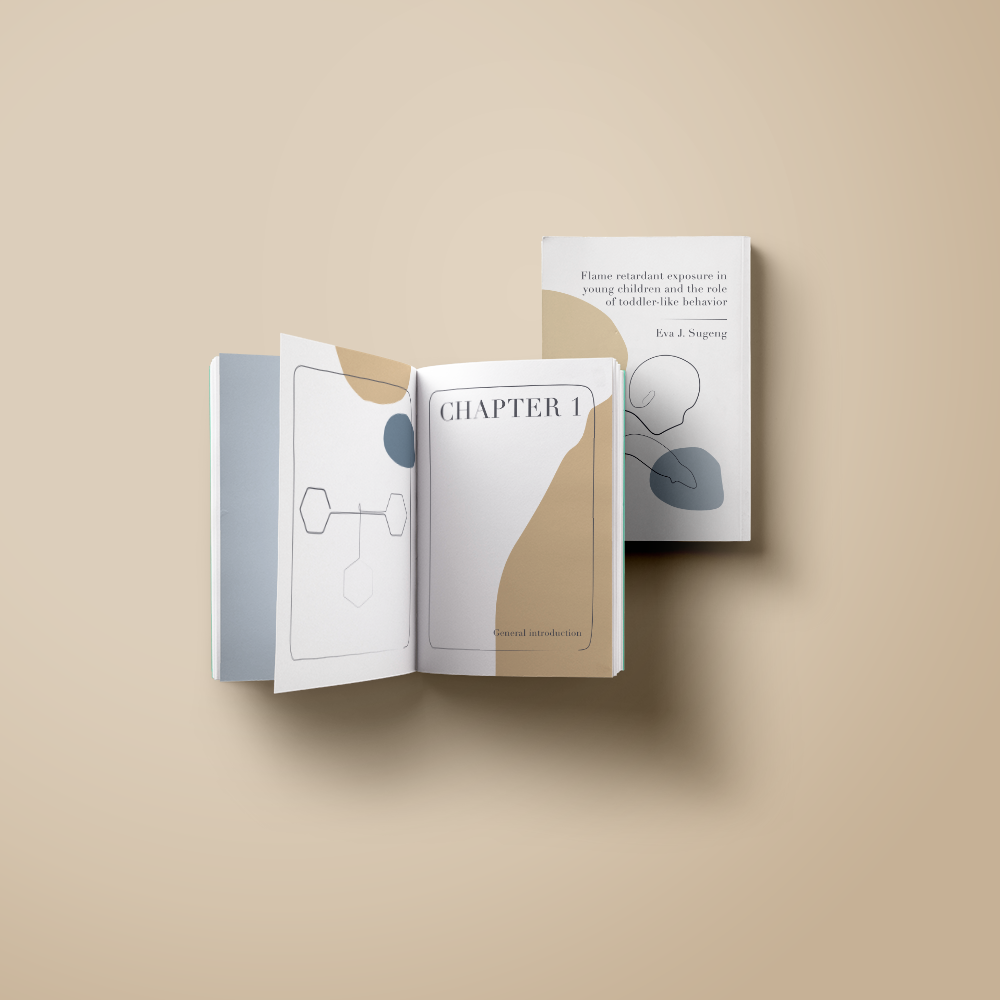 Proefschriftomslag E.J. Sugeng: lijntekeningen van peuterhand, tablet, hand-in-mond en kruipende baby; focus op blootstelling aan vlamvertragers bij jonge kinderen.
