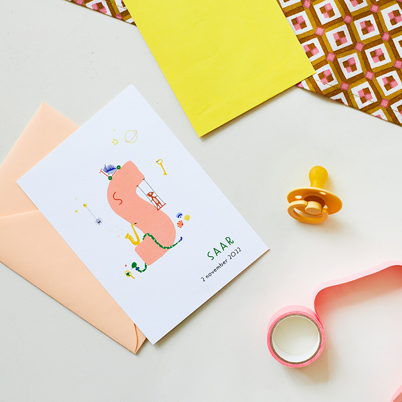 Portfolio - geboortekaartje Alfabet Letter met handgetekende illustraties