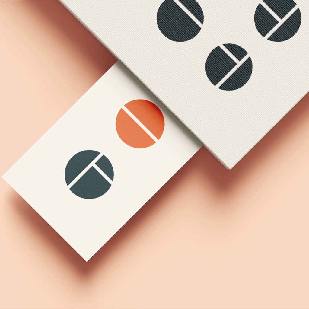 Grafische omslag met negen cirkels; acht asymmetrisch gesegmenteerd, centrale cirkel perfect symmetrisch in contrasterende kleur; visualiseert eerlijke werkverdeling bij spoorplanning