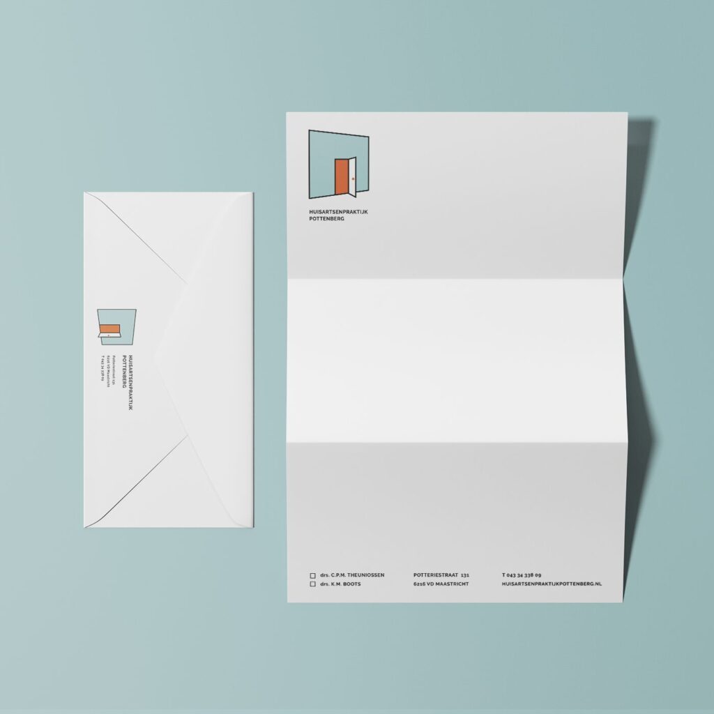 Huisartsenpraktijk Pottenberg briefpapier en enveloppe huisstijl strakke lijnen wachtkamer deur