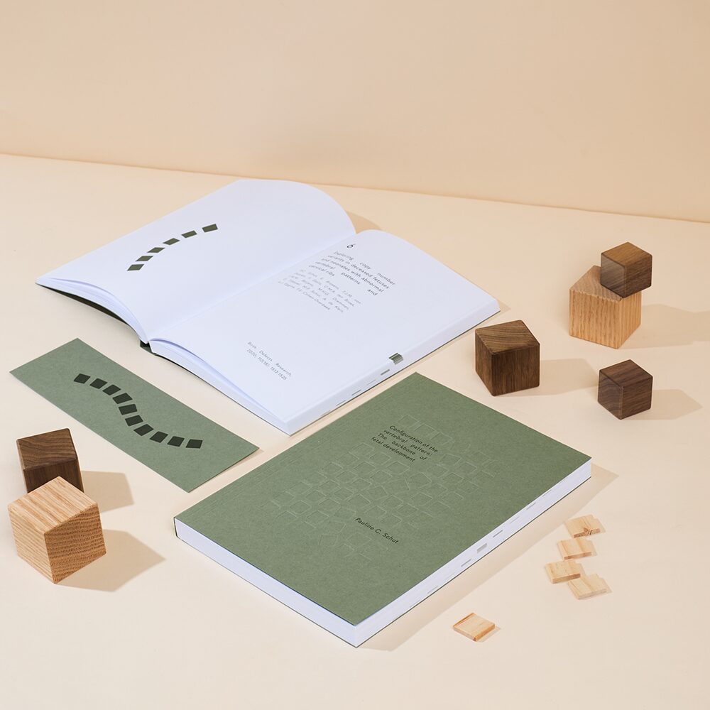 Pauline Schut – Configuration of the vertebral pattern: Proefschriftontwerp wervelpatroon en foetale ontwikkeling – ontwerp door Kira
