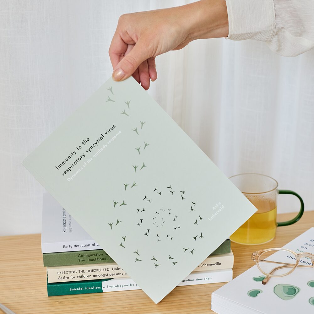 Anke-Lakerveld – Immunity to the respiratory syncytial virus (RSV): Proefschriftomslag immuniteit tegen RSV – ontwerp door Kira