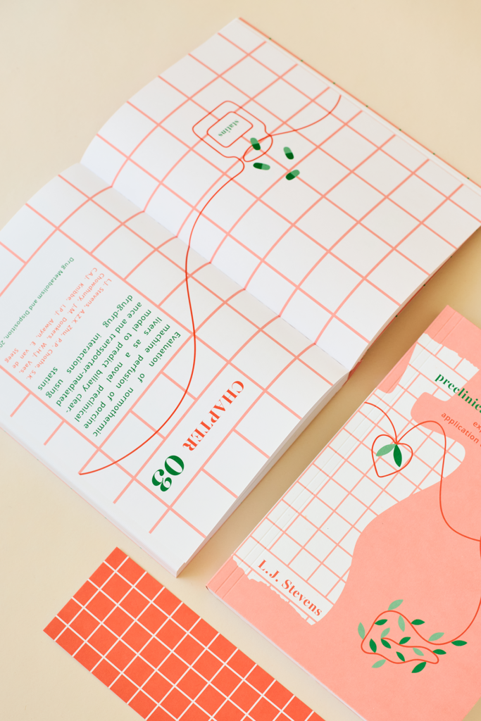 Layout binnenwerk doctoraat Proefschriftomslag Lianne J. Stevens: vloeiende line-art van organen met botanische elementen over voor- en achterkant; subtiel ruitjespatroon voor wetenschappelijke context.